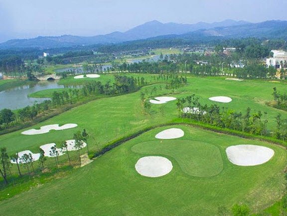 THANH THƯỞNG CHUYÊN CUNG CẤP CỎ NHÂN TẠO SÂN GOLF